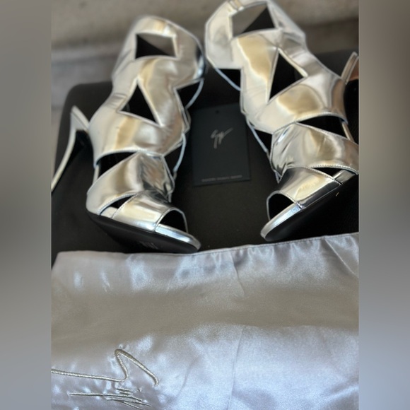 NEW Womens Silver Giuseppe Zanotti Spike Heel - Picture 4 of 14